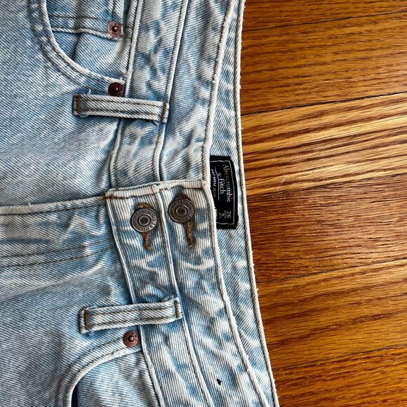 Abercrombie Light Wash Jeans High Rise Size 2 - Picture 2 of 3